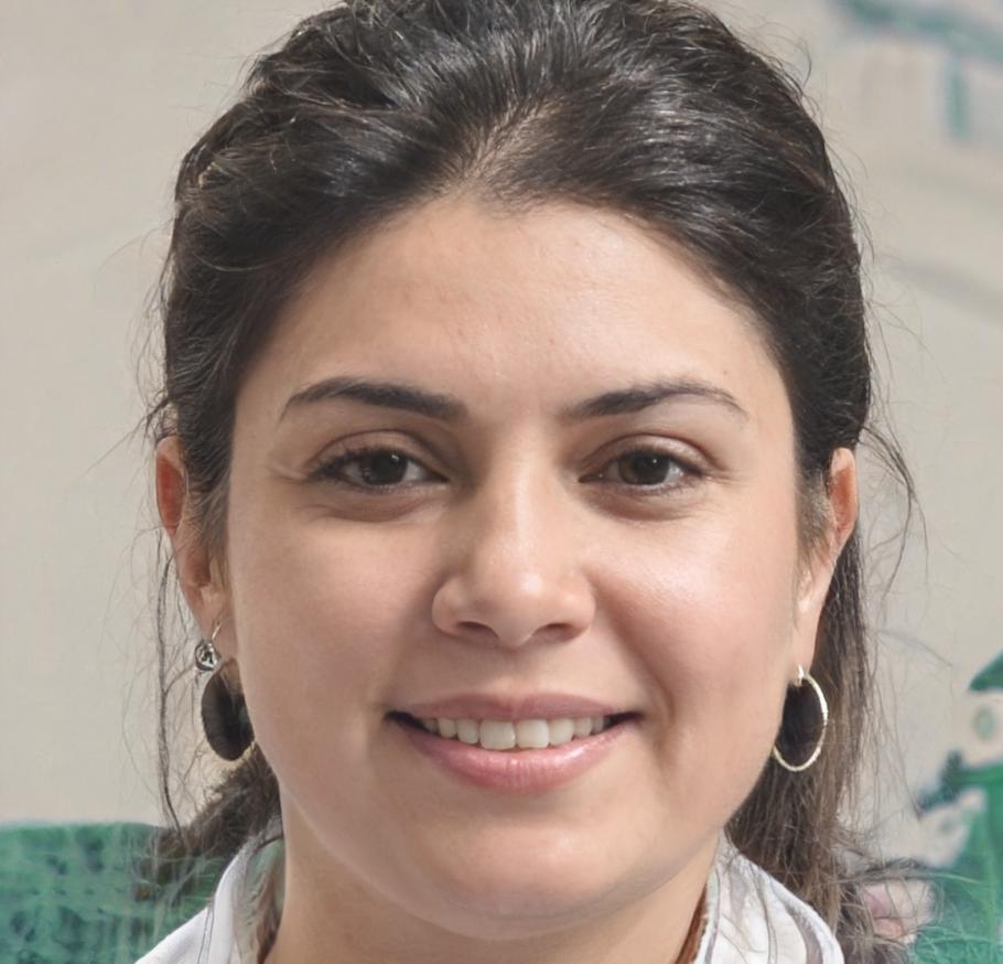 Retrato profesional de Rocío Mendoza, instructora de finanzas personales